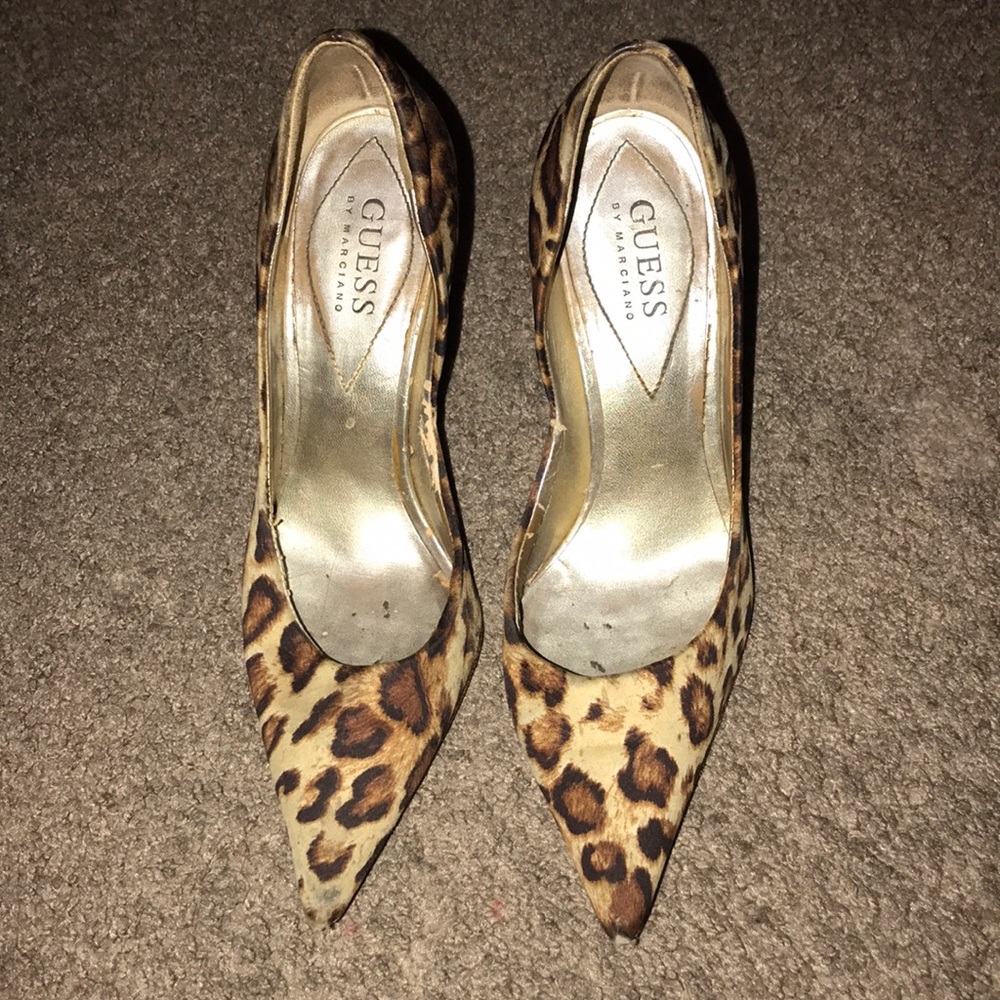Guess by Marciano leopard pumps